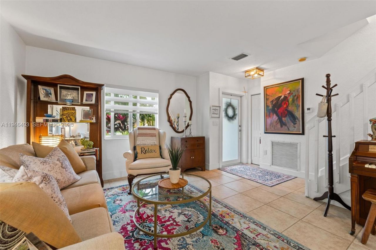 11950 SW 135th Ter, Miami, FL 33186 Photo