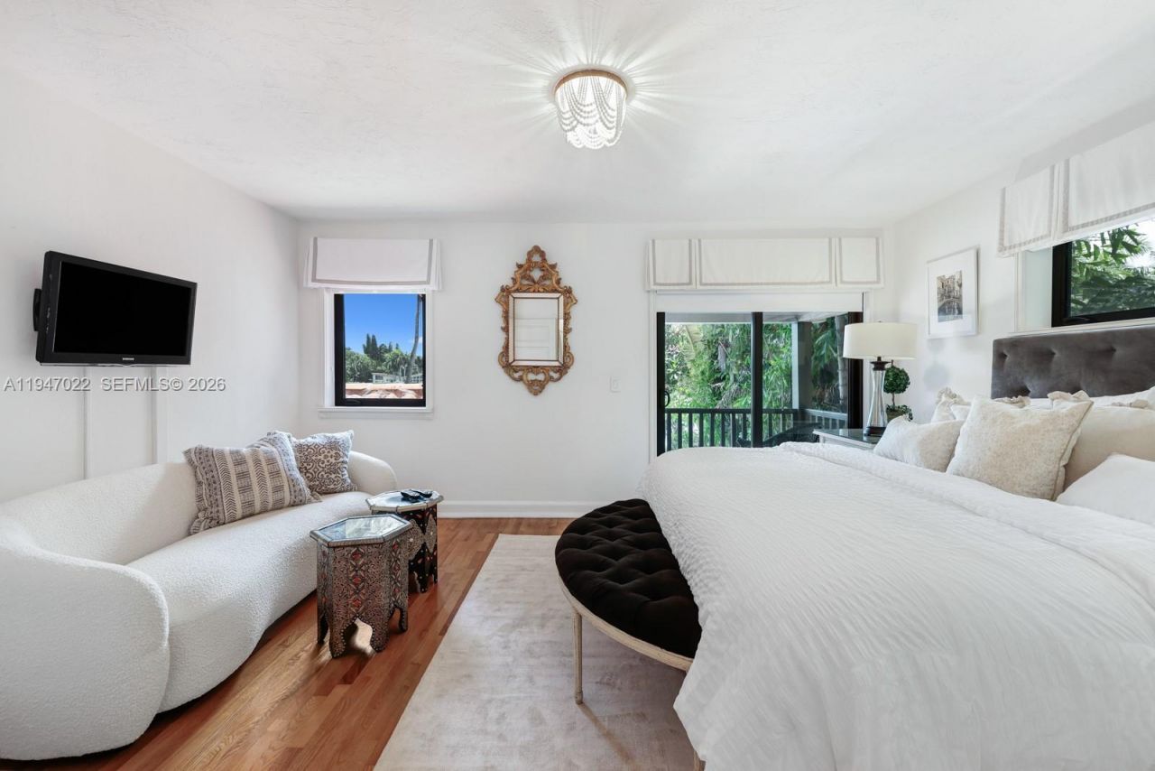 56 S Hibiscus Dr , Miami Beach, FL 33139 Photo