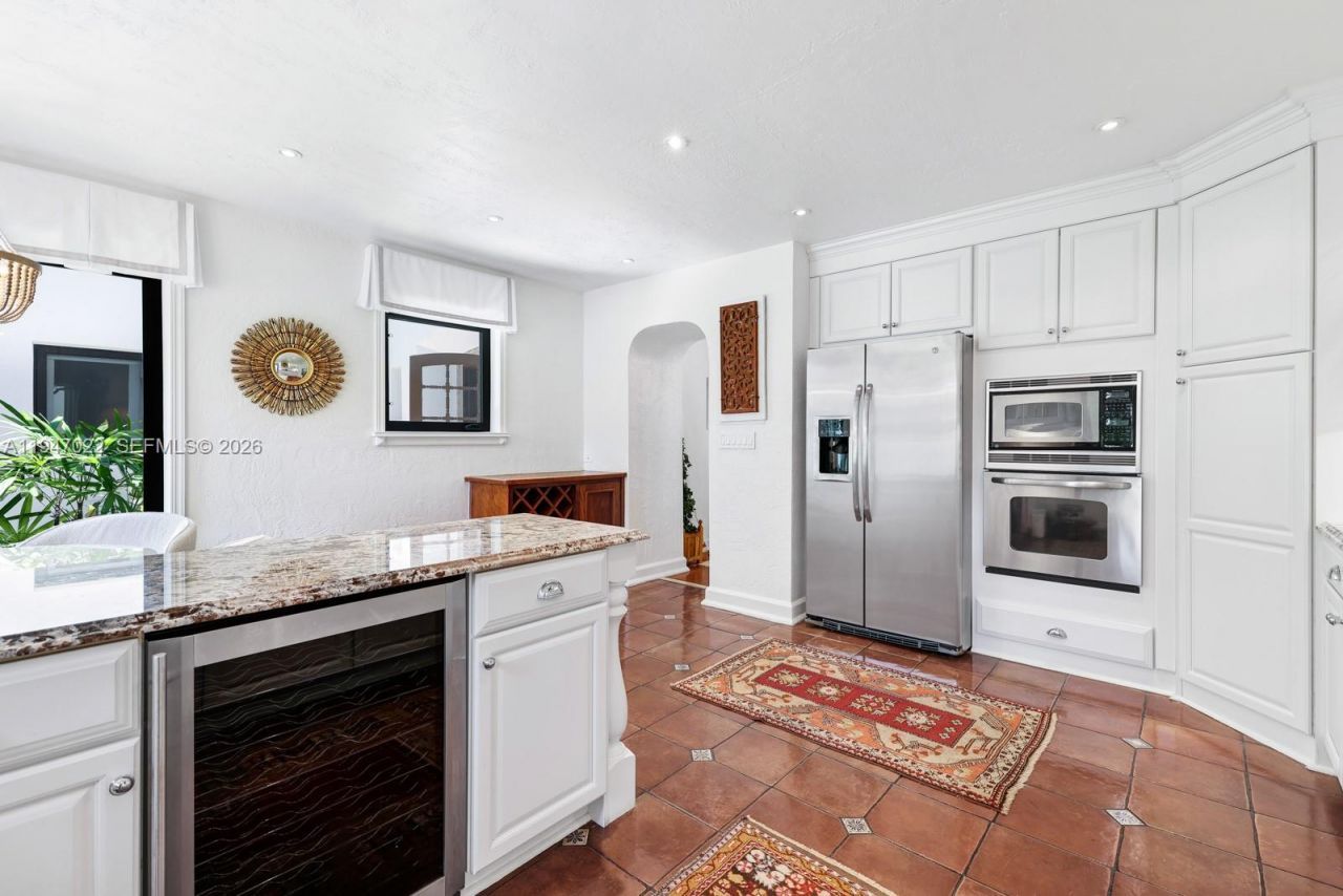 56 S Hibiscus Dr, Miami Beach, FL 33139 Photo