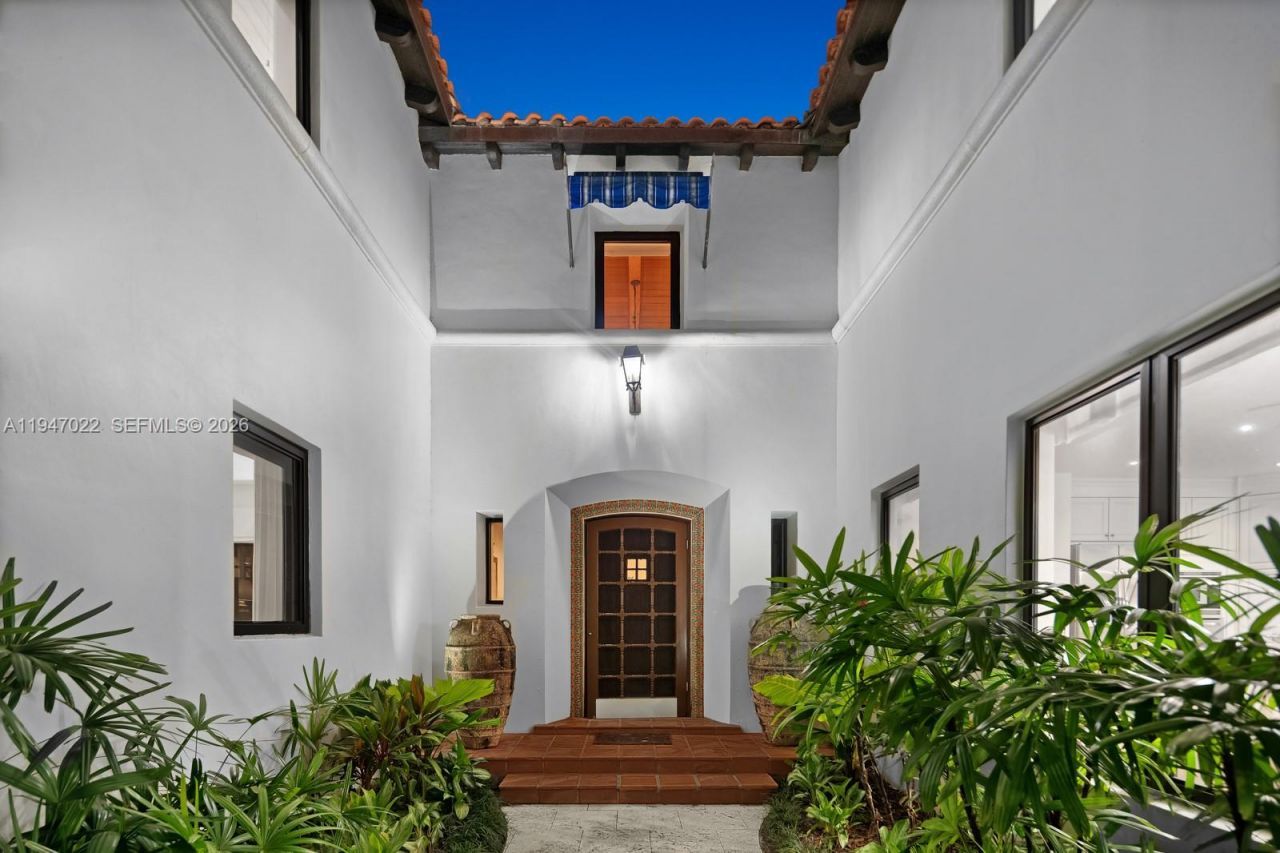 56 S Hibiscus Dr, Miami Beach, FL 33139 Photo