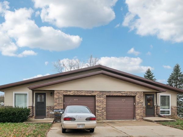 105-107 W Garfield Street, Mount Horeb, WI 53572