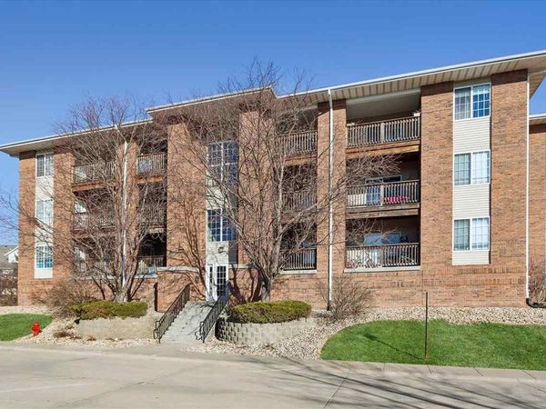 2510 Cascade Ln, Iowa City, IA 52246