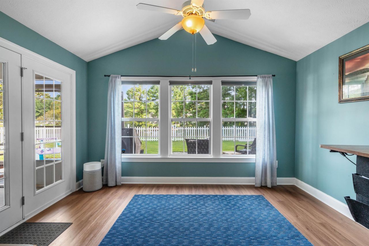 305 Duel Ct. Photo 10