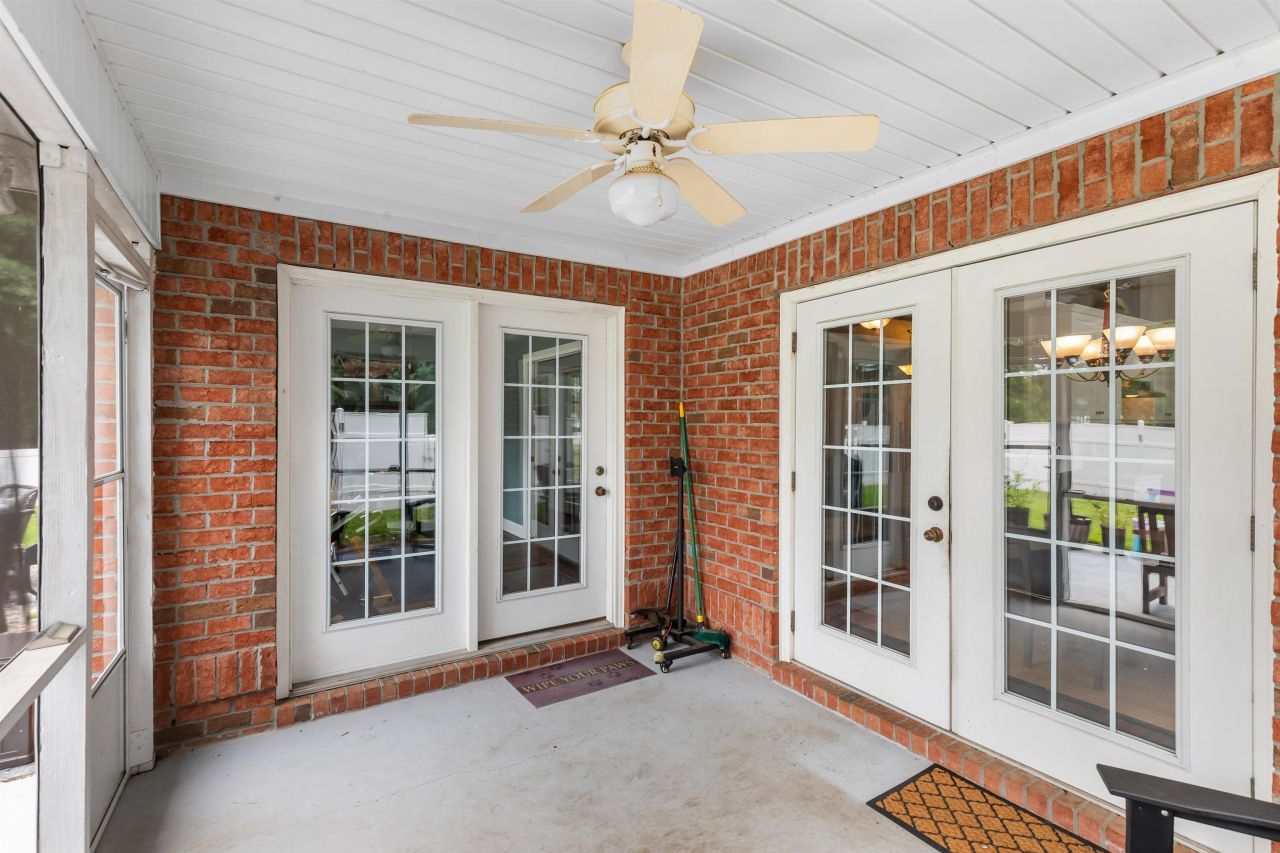 305 Duel Ct. Photo 33