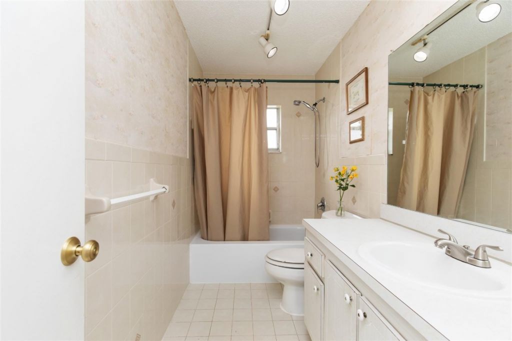 1251 NW 90th Drive, Plantation, FL 33322 Photo