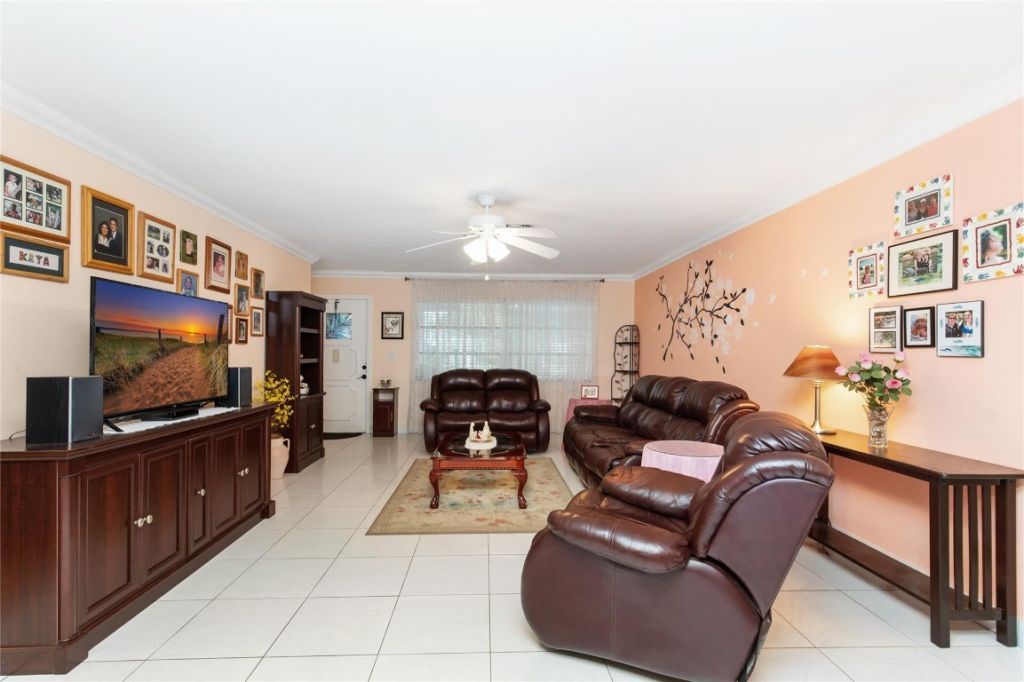 1251 NW 90th Drive, Plantation, FL 33322 Photo