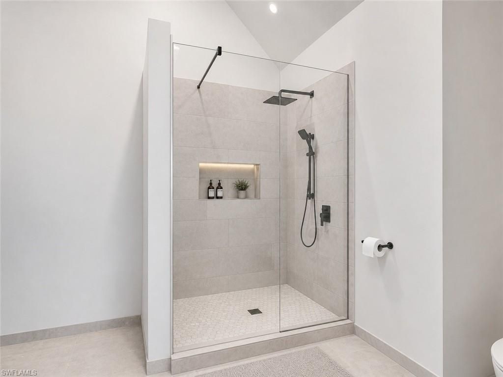 355 Bay Forest Dr, Unit 3A, Naples, FL 34110 Photo