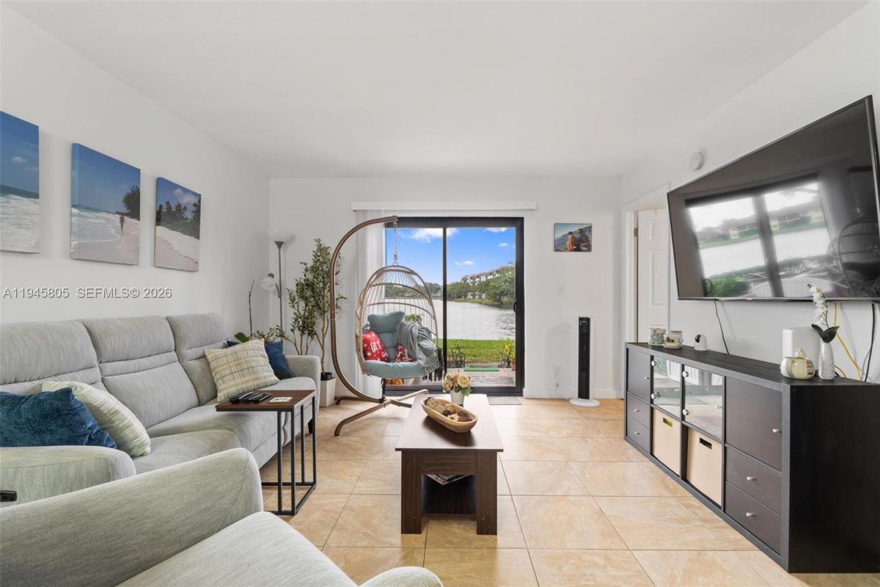 10005 S Winding Lake Rd, Unit 106, Sunrise, FL 33351 Photo