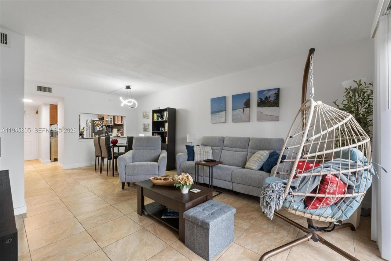 10005 S Winding Lake Rd, Unit 106, Sunrise, FL 33351 Photo