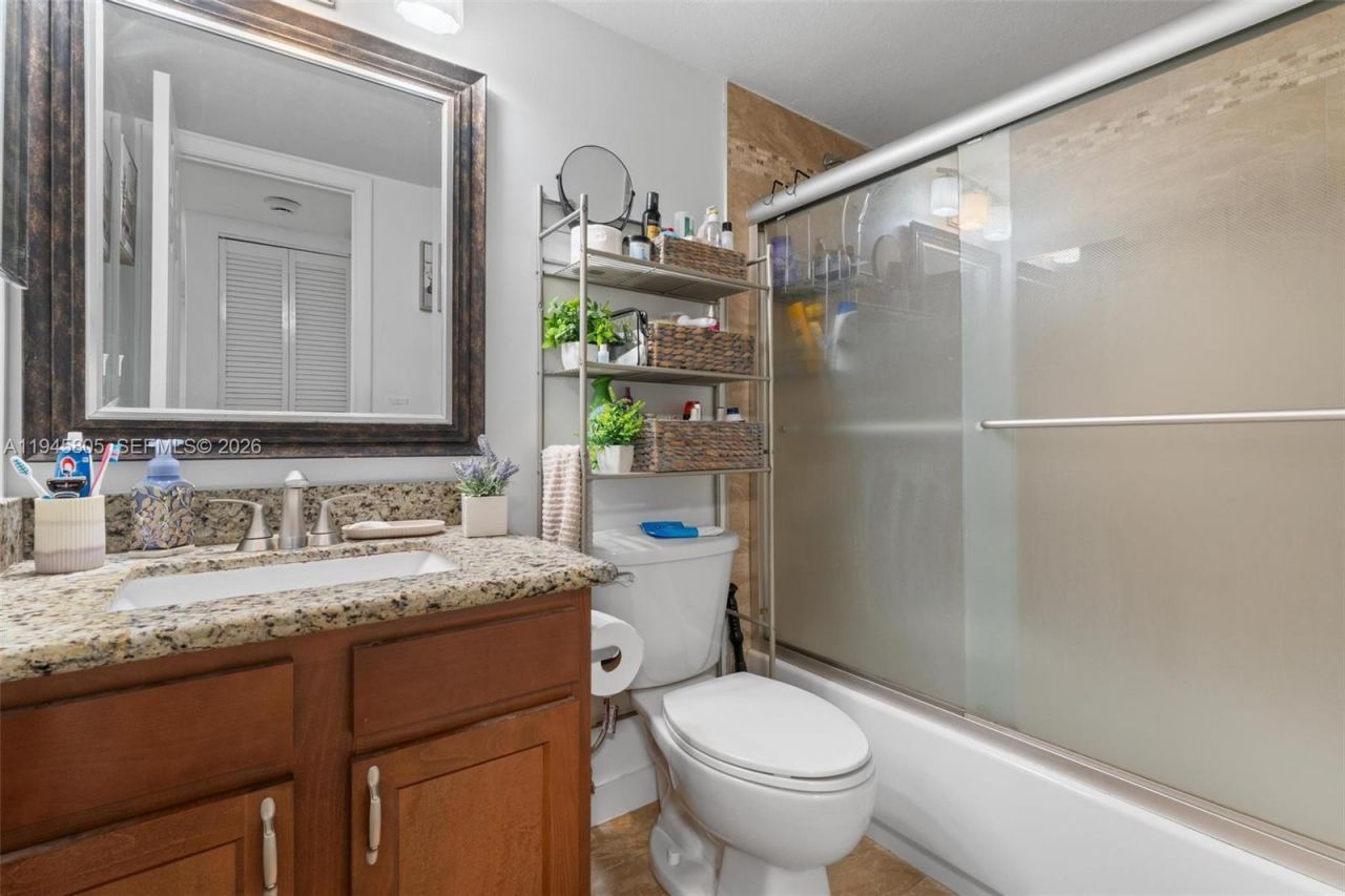 10005 S Winding Lake Rd, Unit 106, Sunrise, FL 33351 Photo