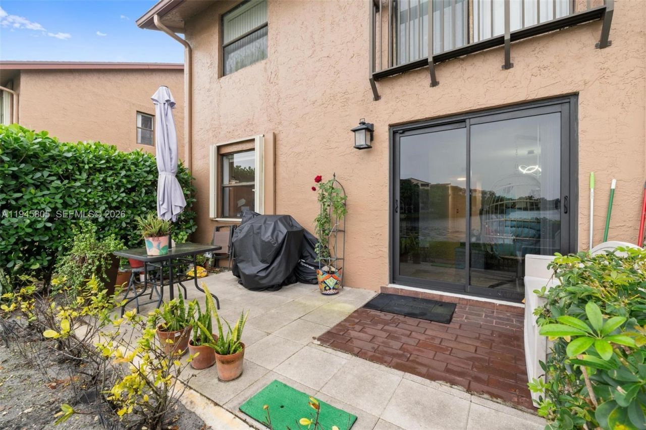 10005 S Winding Lake Rd, Unit 106, Sunrise, FL 33351 Photo