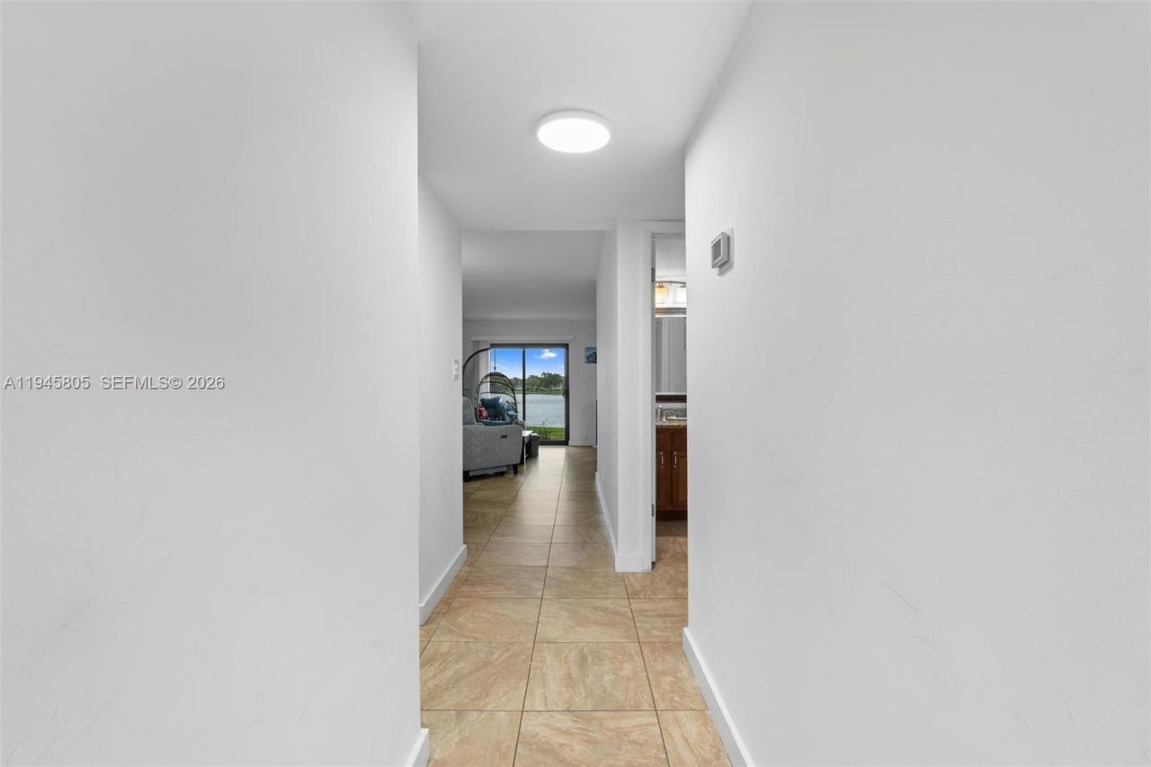 10005 S Winding Lake Rd, Unit 106, Sunrise, FL 33351 Photo