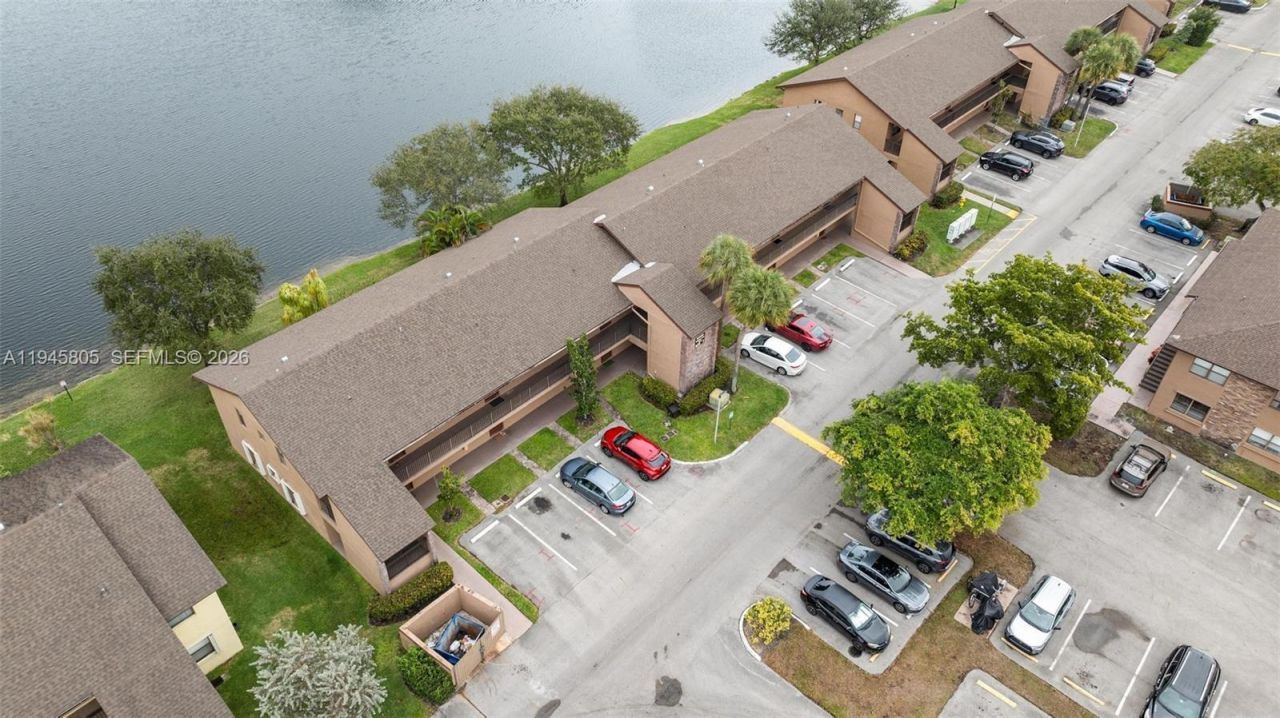 10005 S Winding Lake Rd, Unit 106, Sunrise, FL 33351 Photo