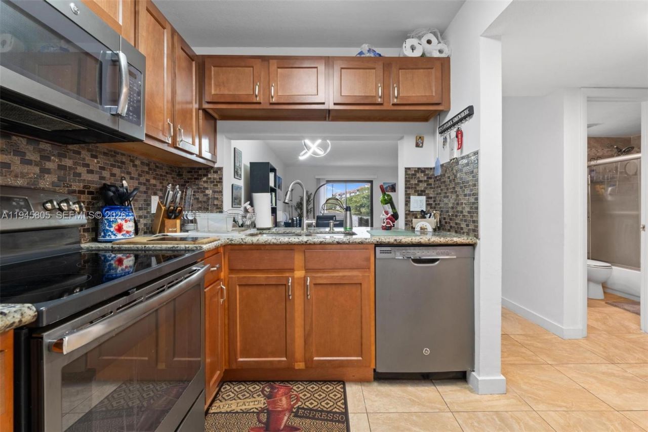 10005 S Winding Lake Rd, Unit 106, Sunrise, FL 33351 Photo