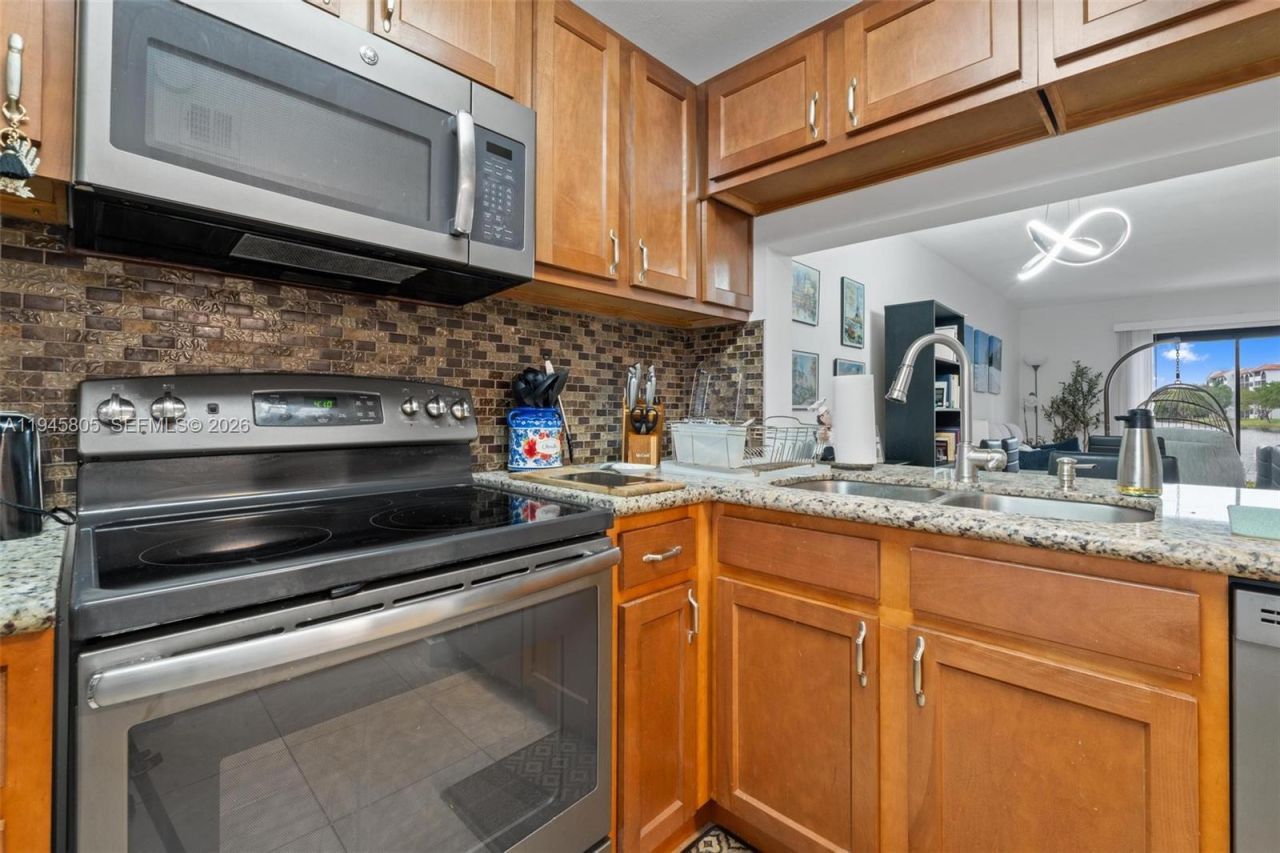 10005 S Winding Lake Rd, Unit 106, Sunrise, FL 33351 Photo