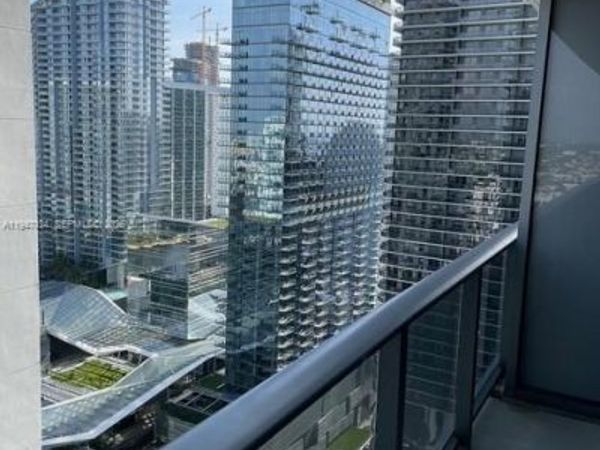 55 SW 9th St, Unit 3209, Miami, FL 33130