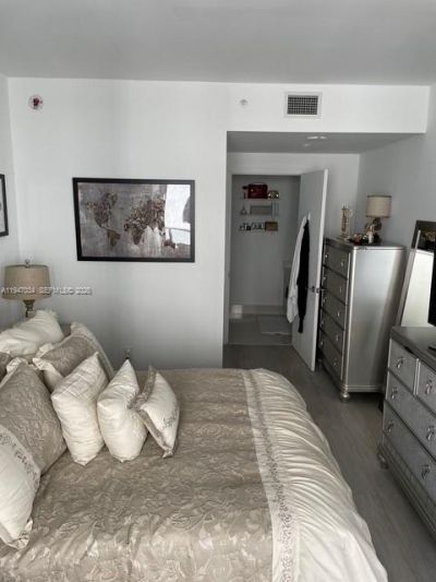 55 SW 9th St, Unit 3209, Miami, FL 33130 Photo