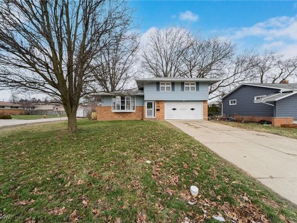 21900 Marian Circle, Fairview Park, OH 44126