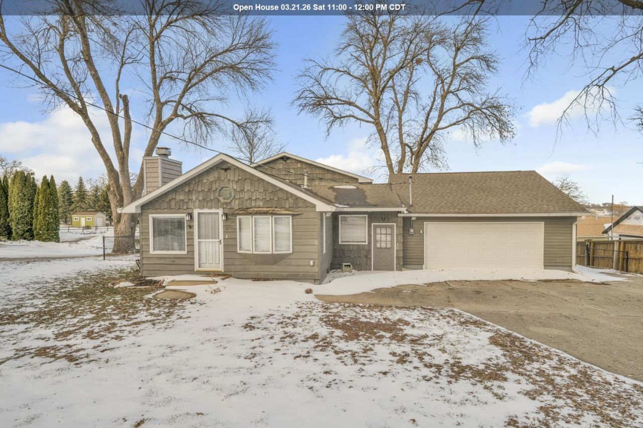 4 23rd St  Spirit Lake, IA 51360