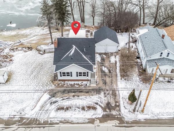 1721 W MAIN STREET, Little Chute, WI 54911