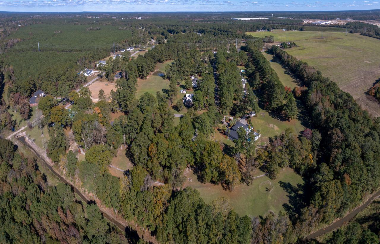 218-2 Clubhouse Circle Photo 9