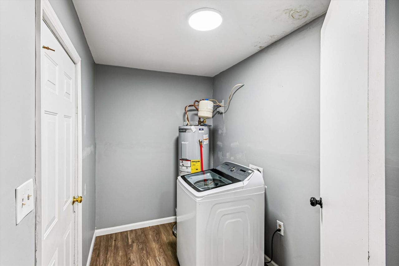 112 Kimeran Lane Photo 12