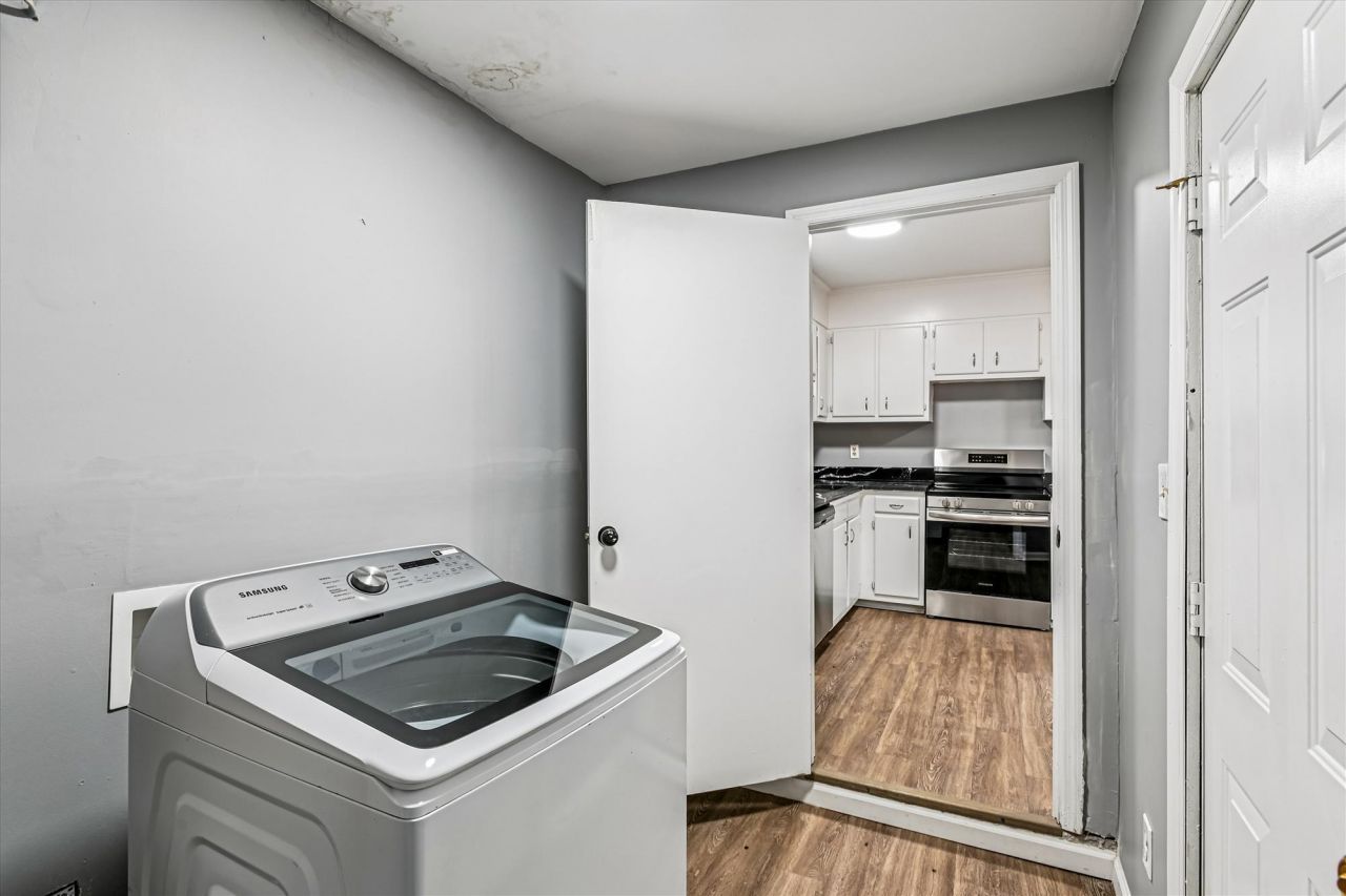 112 Kimeran Lane Photo 13