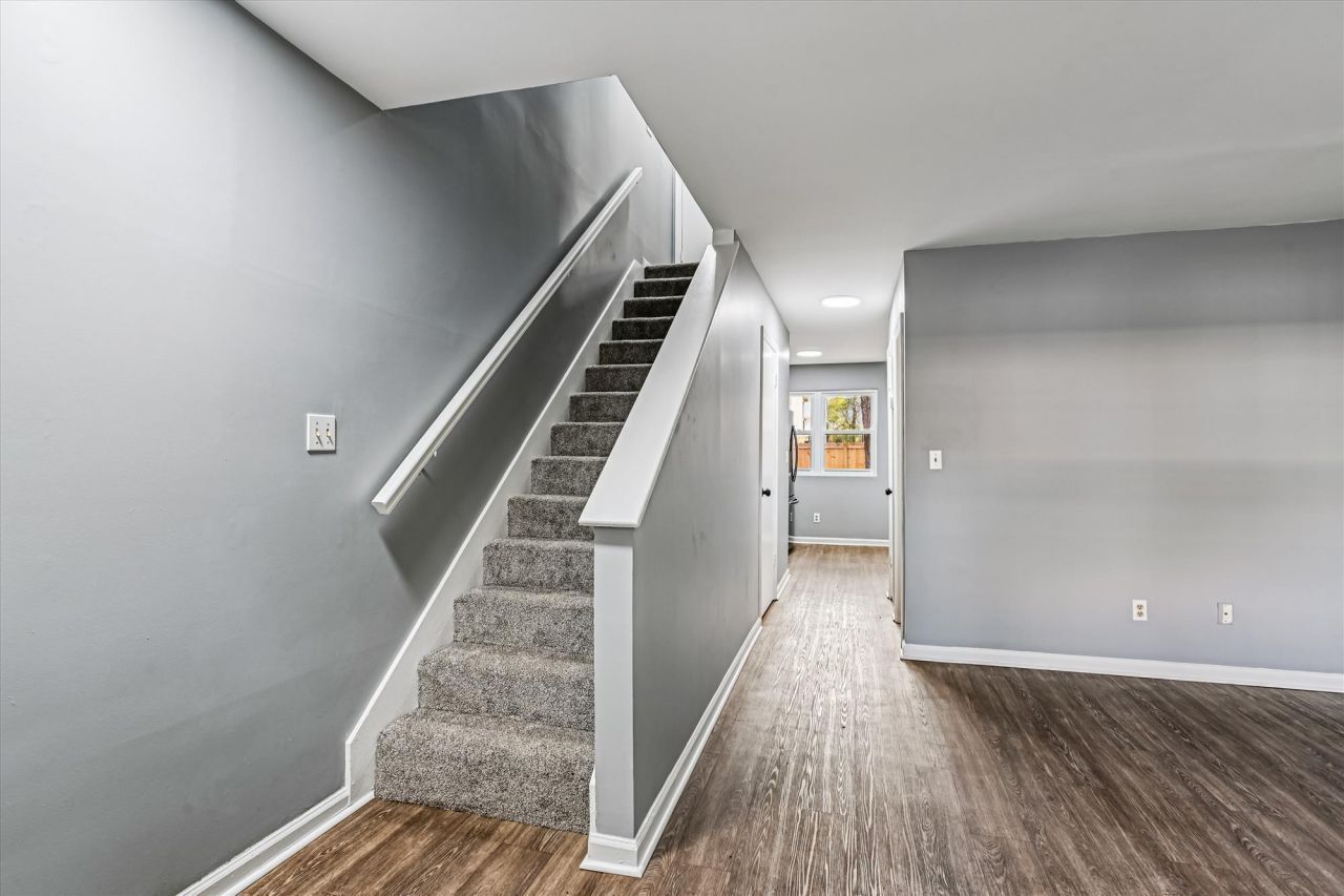 112 Kimeran Lane Photo 16