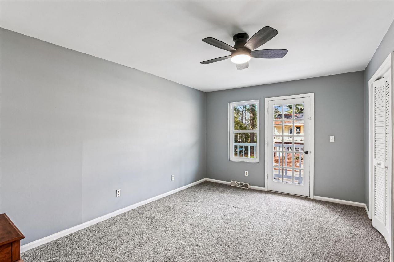 112 Kimeran Lane Photo 20