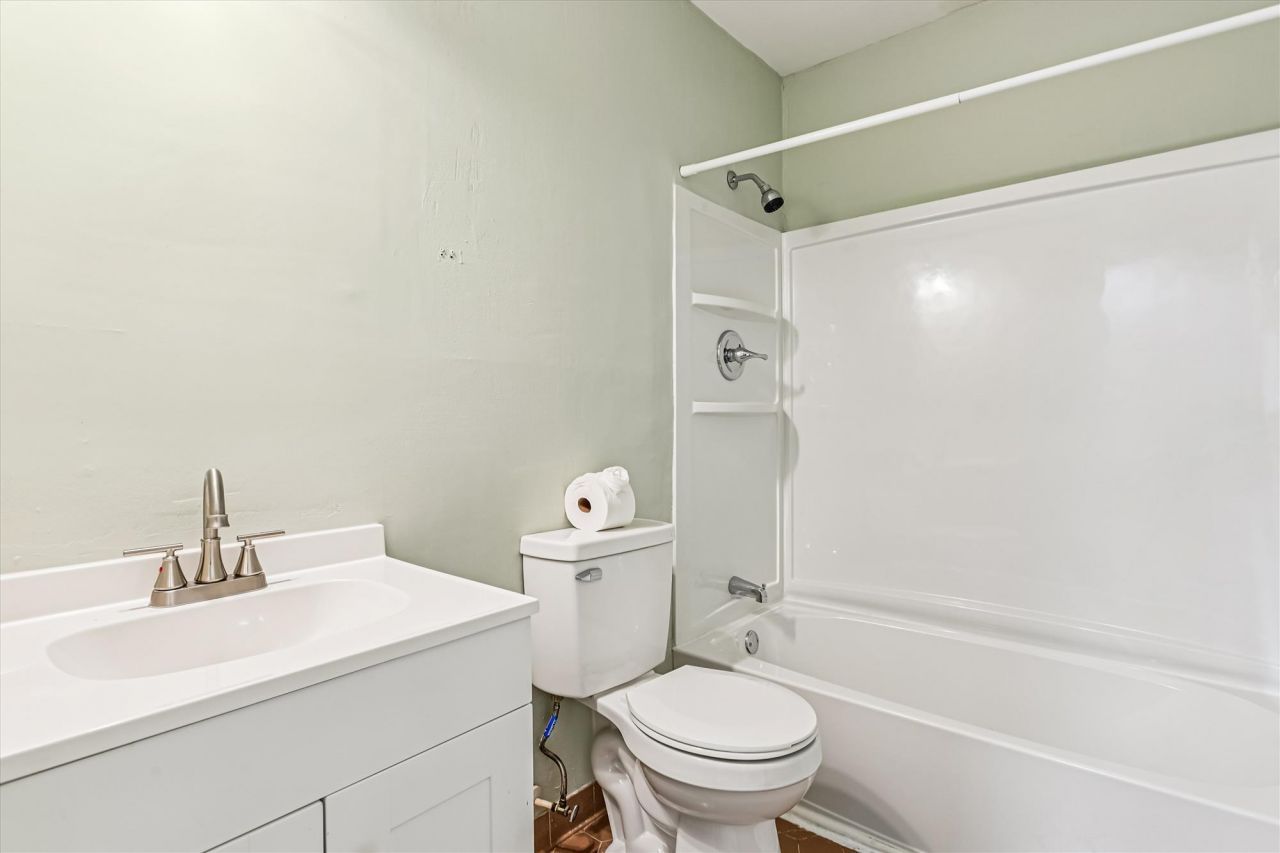 112 Kimeran Lane Photo 21