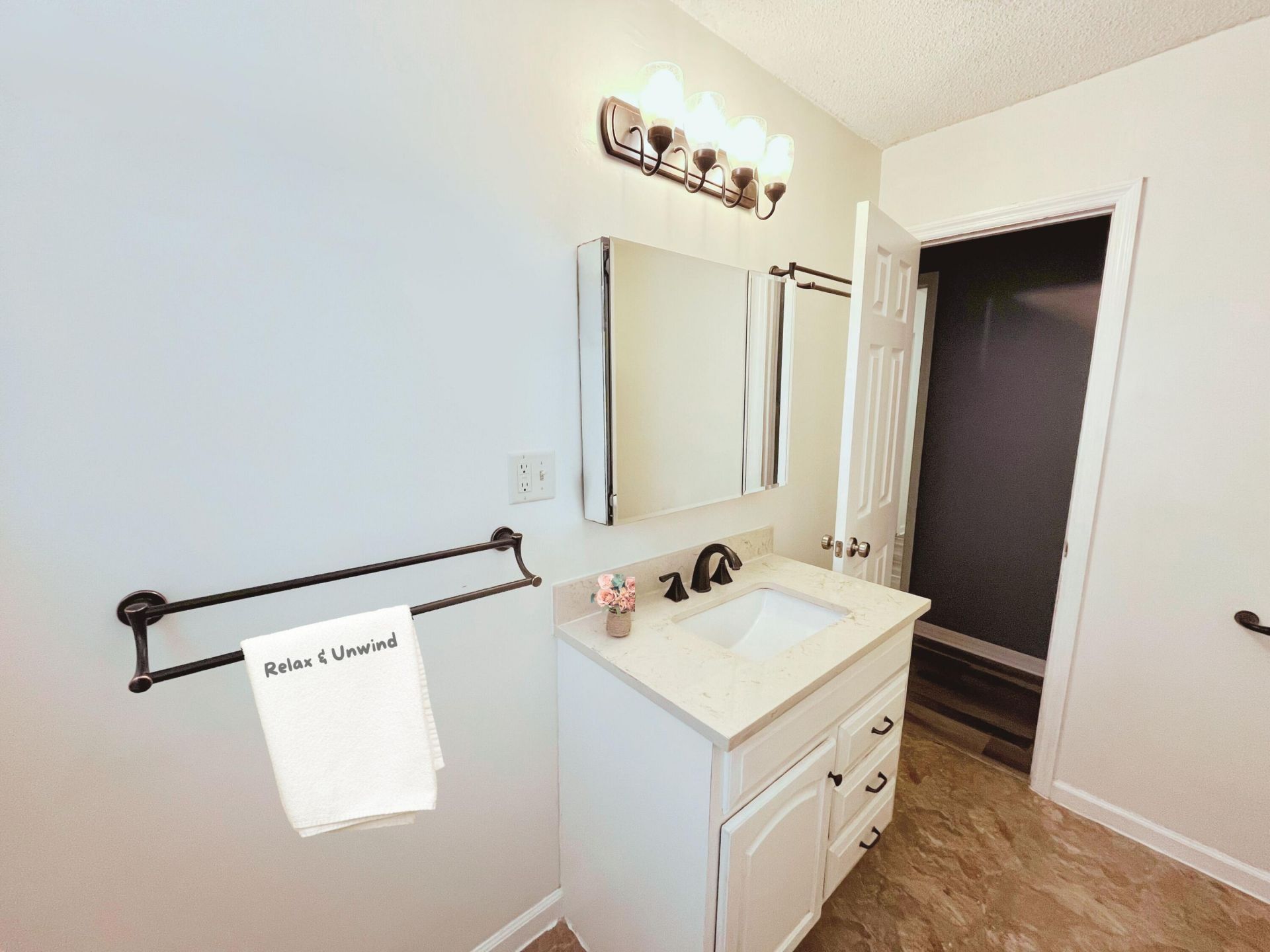 426 Clarine Drive Photo 17