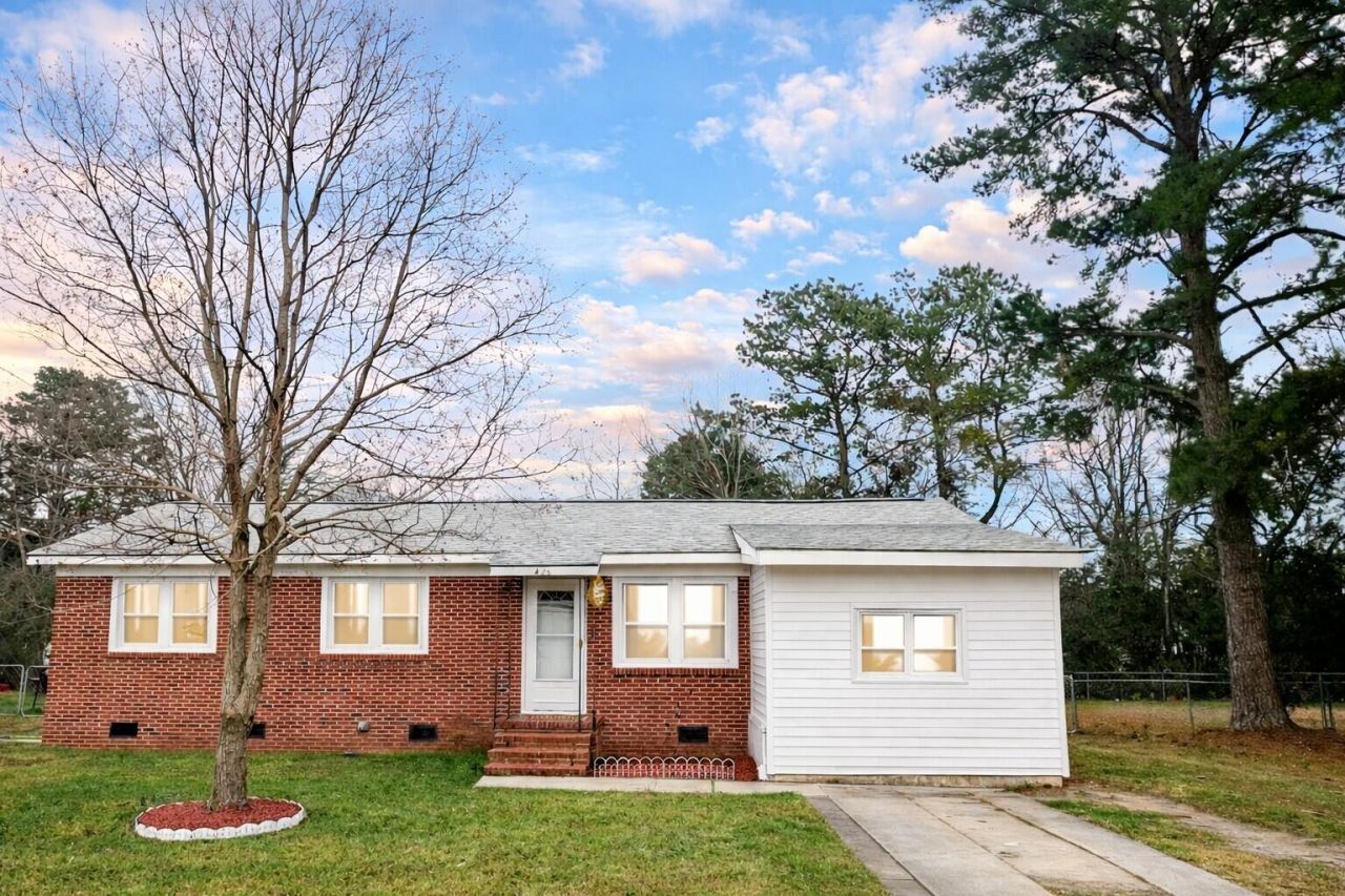 426 Clarine Drive Photo 3
