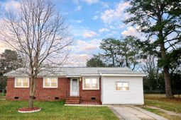 426 Clarine Drive photo 4