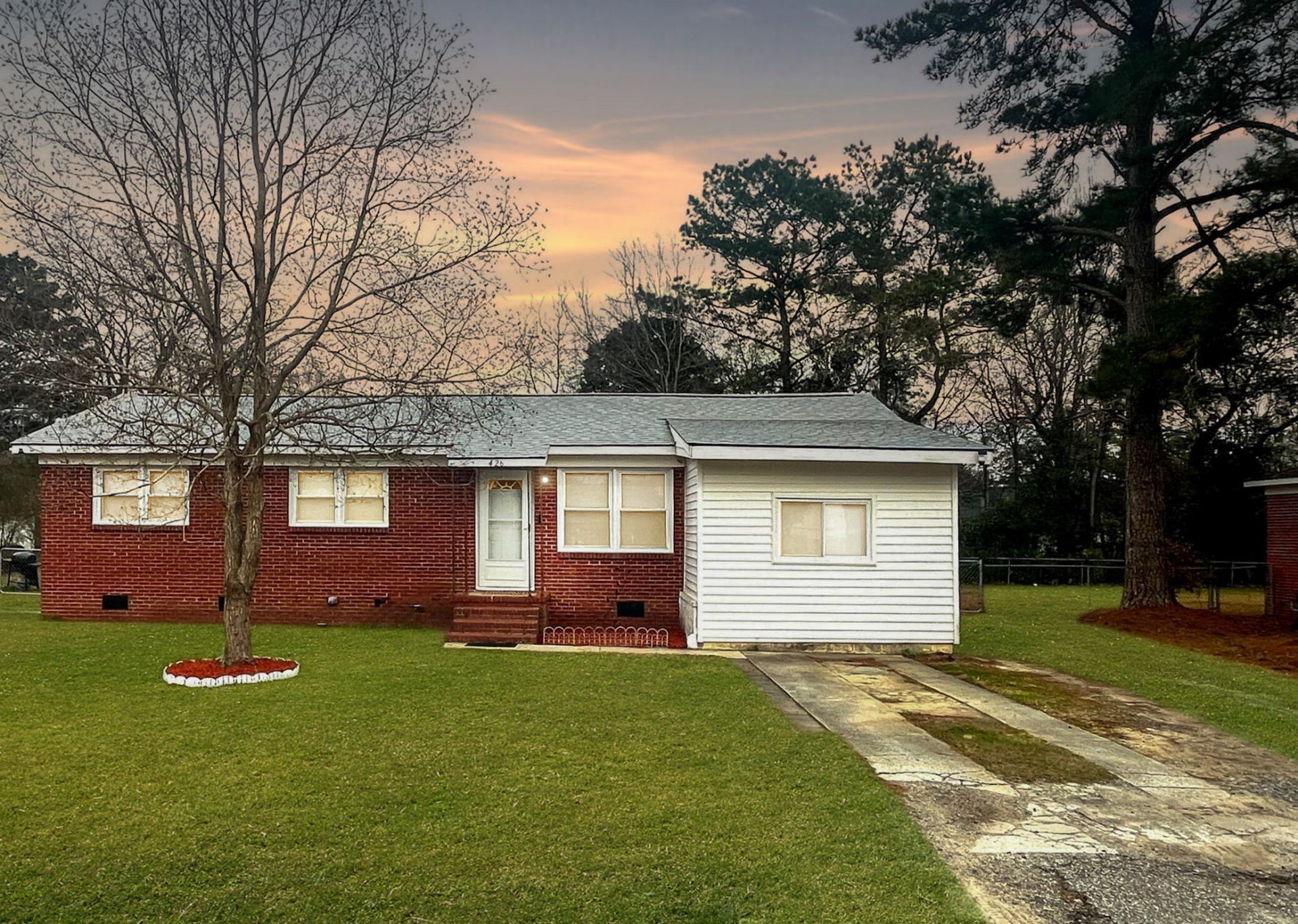 426 Clarine Drive Photo 4