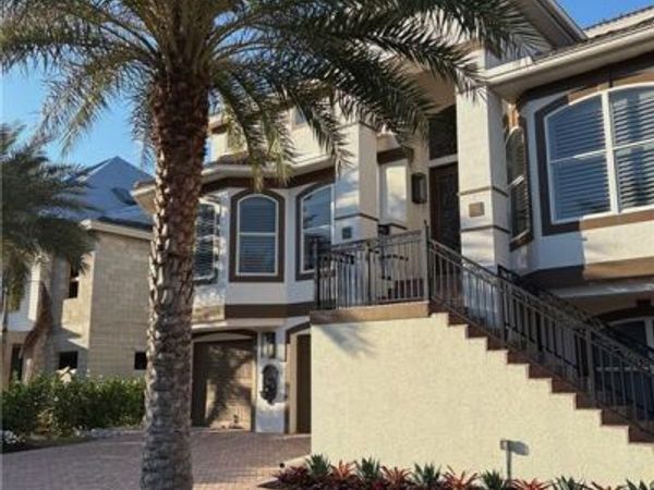 225 Egret AVE, NAPLES, FL 34108