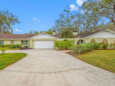 1813 N RIVERHILLS DRIVE, TEMPLE TERRACE, FL 33617