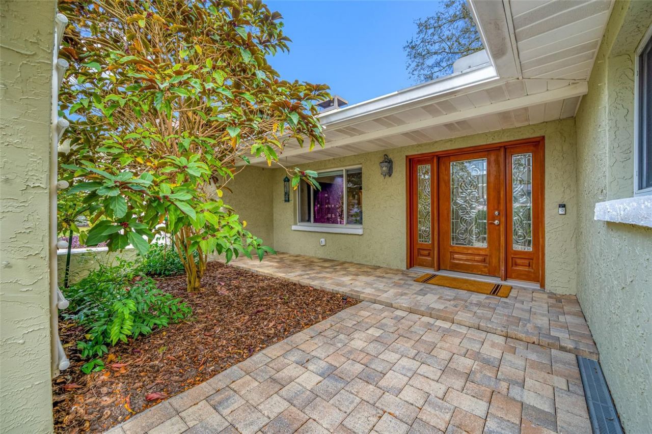 1813 N Riverhills Drive, Temple Terrace, FL 33617 Photo