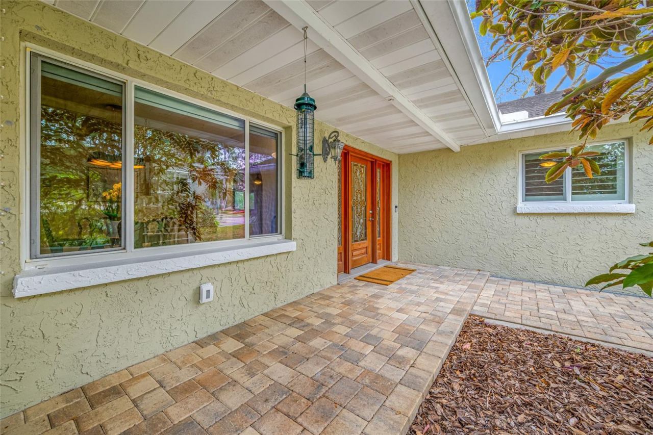 1813 N Riverhills Drive, Temple Terrace, FL 33617 Photo