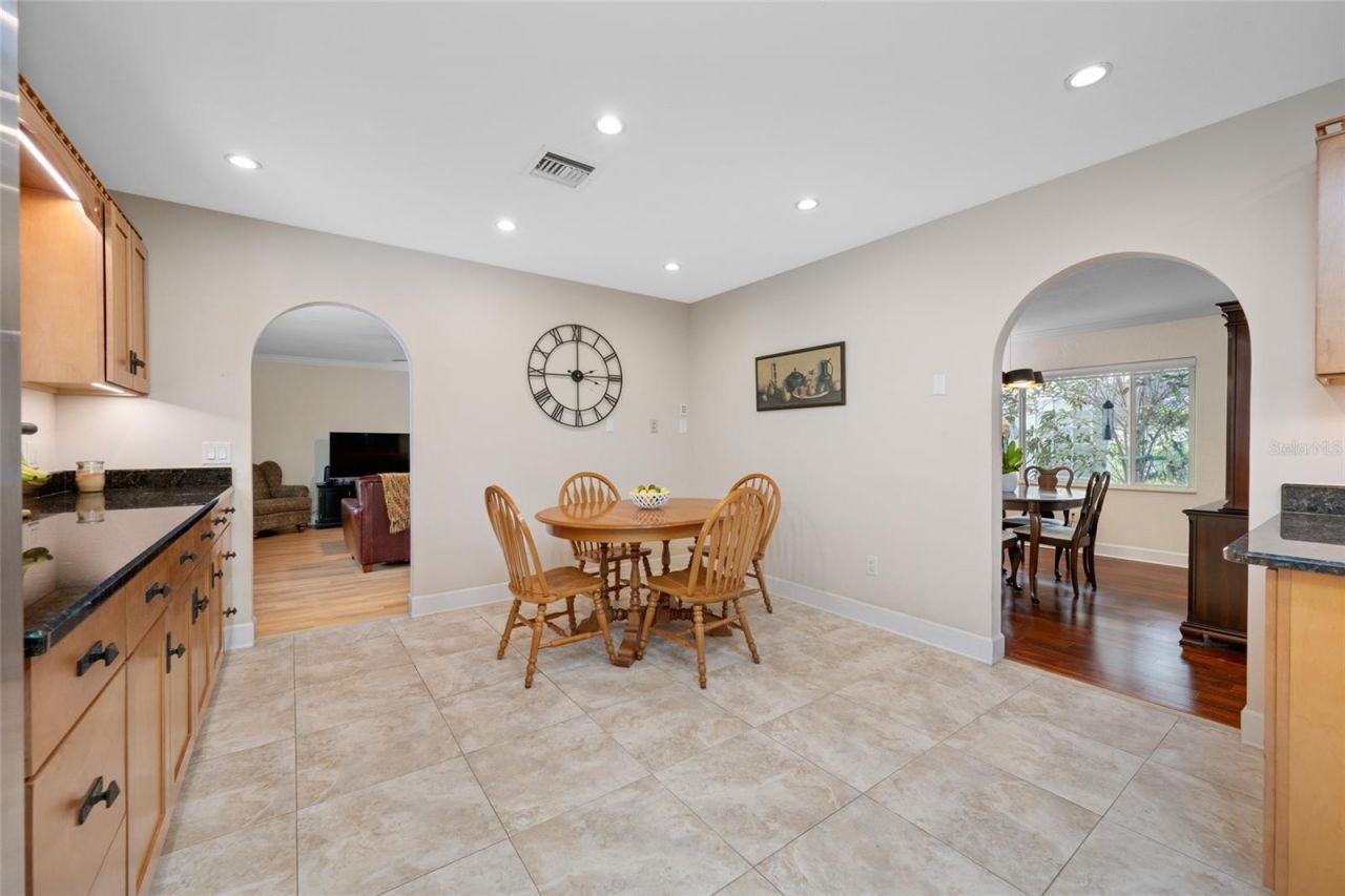 1813 N Riverhills Drive, Temple Terrace, FL 33617 Photo