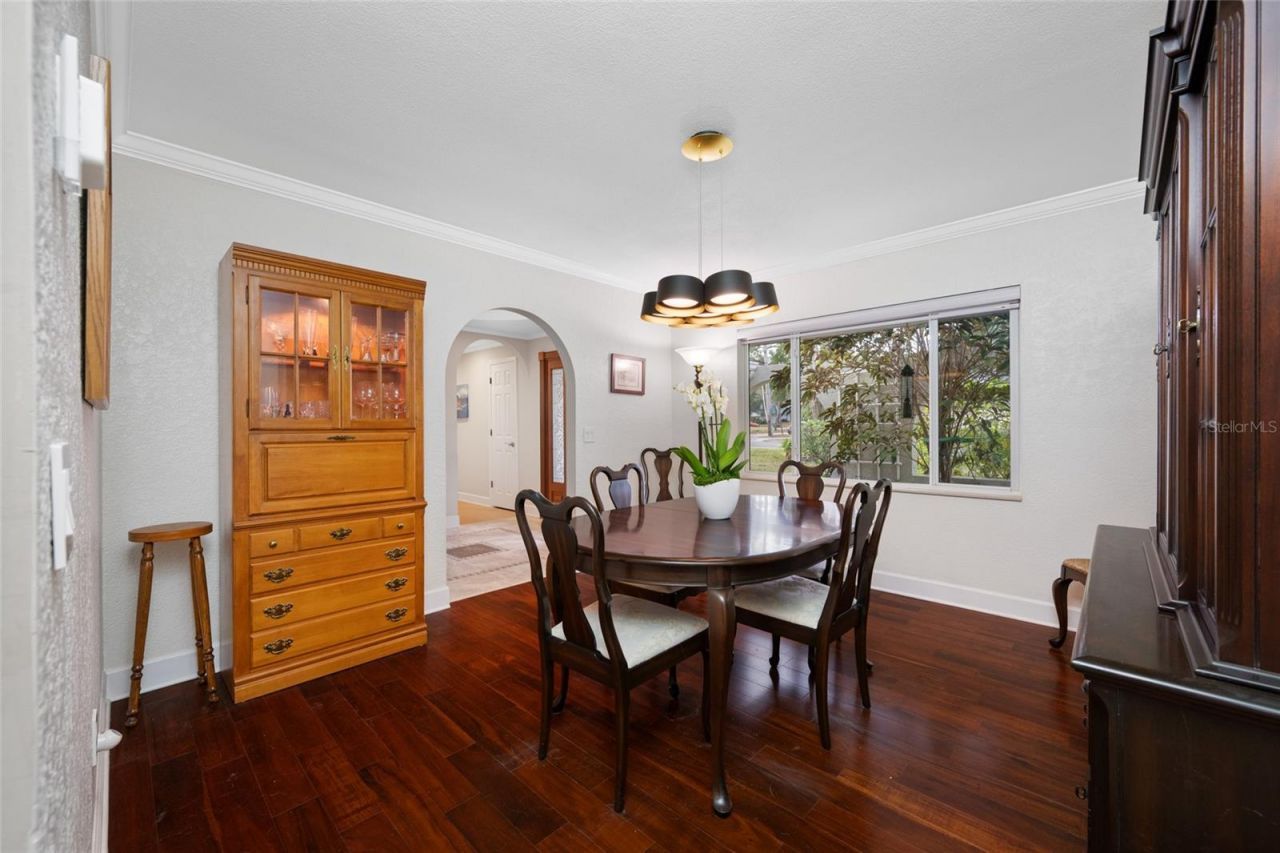 1813 N Riverhills Drive, Temple Terrace, FL 33617 Photo