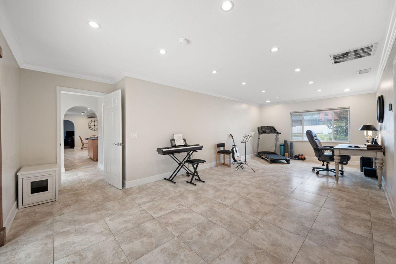 1813 N Riverhills Drive, Temple Terrace, FL 33617 Photo