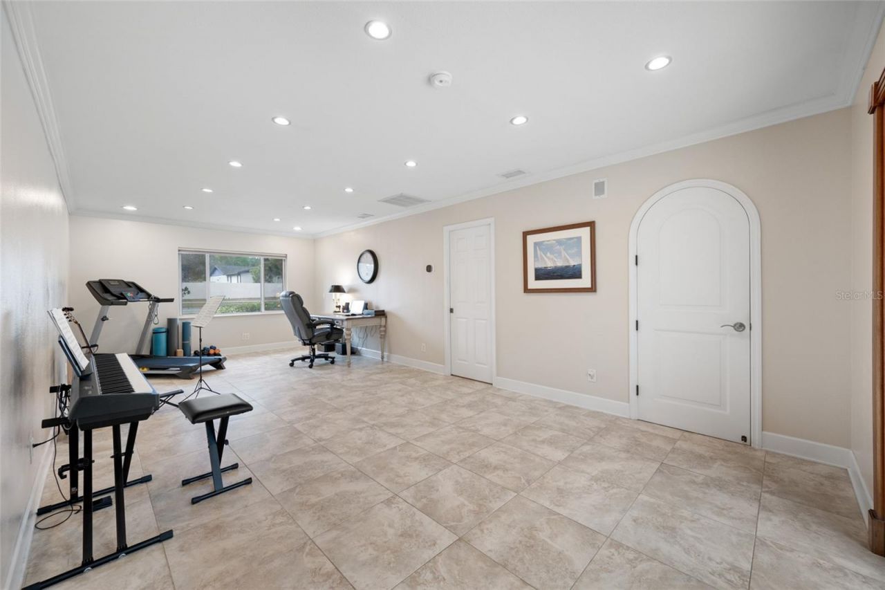 1813 N Riverhills Drive, Temple Terrace, FL 33617 Photo