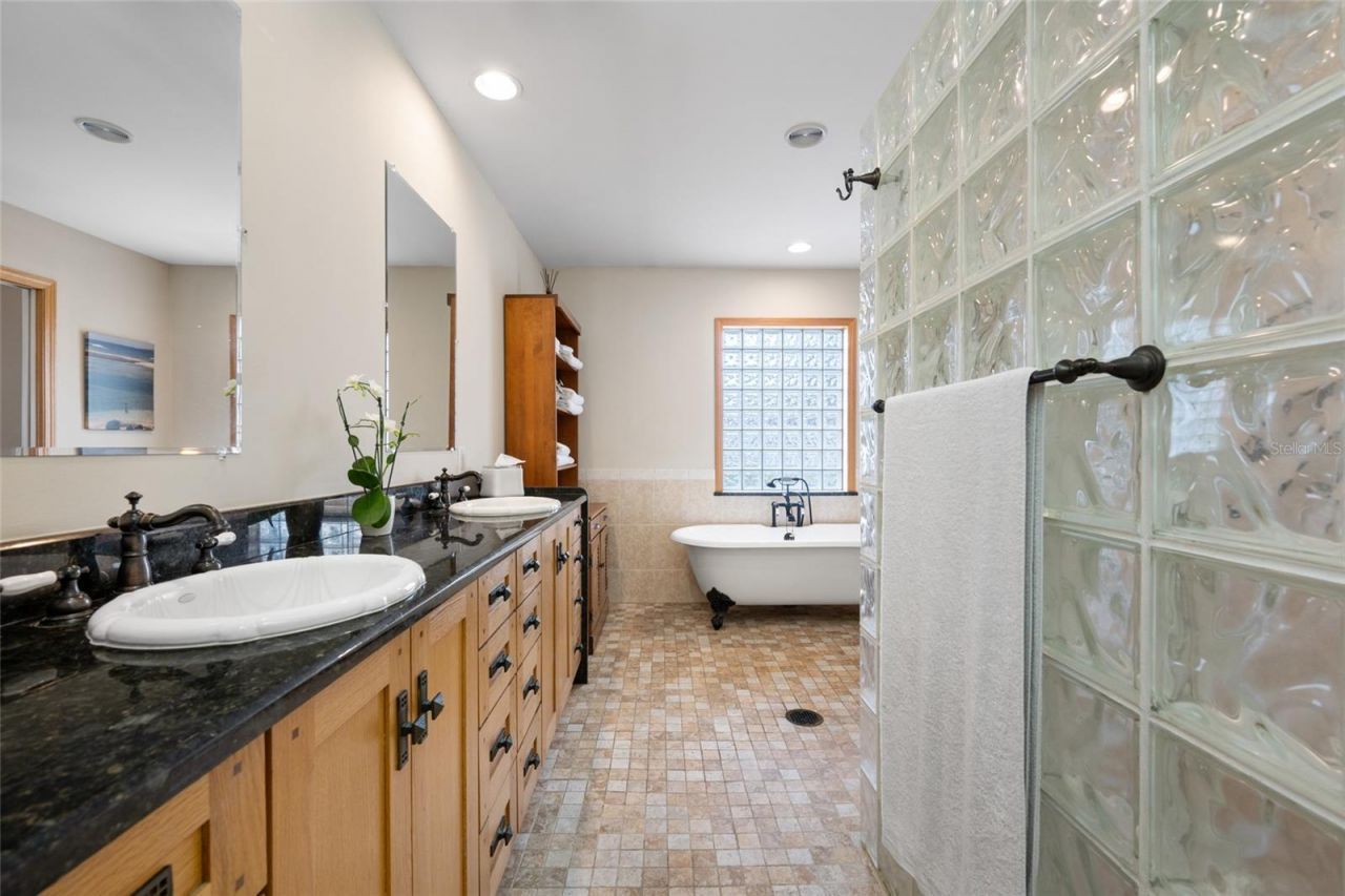 1813 N Riverhills Drive, Temple Terrace, FL 33617 Photo