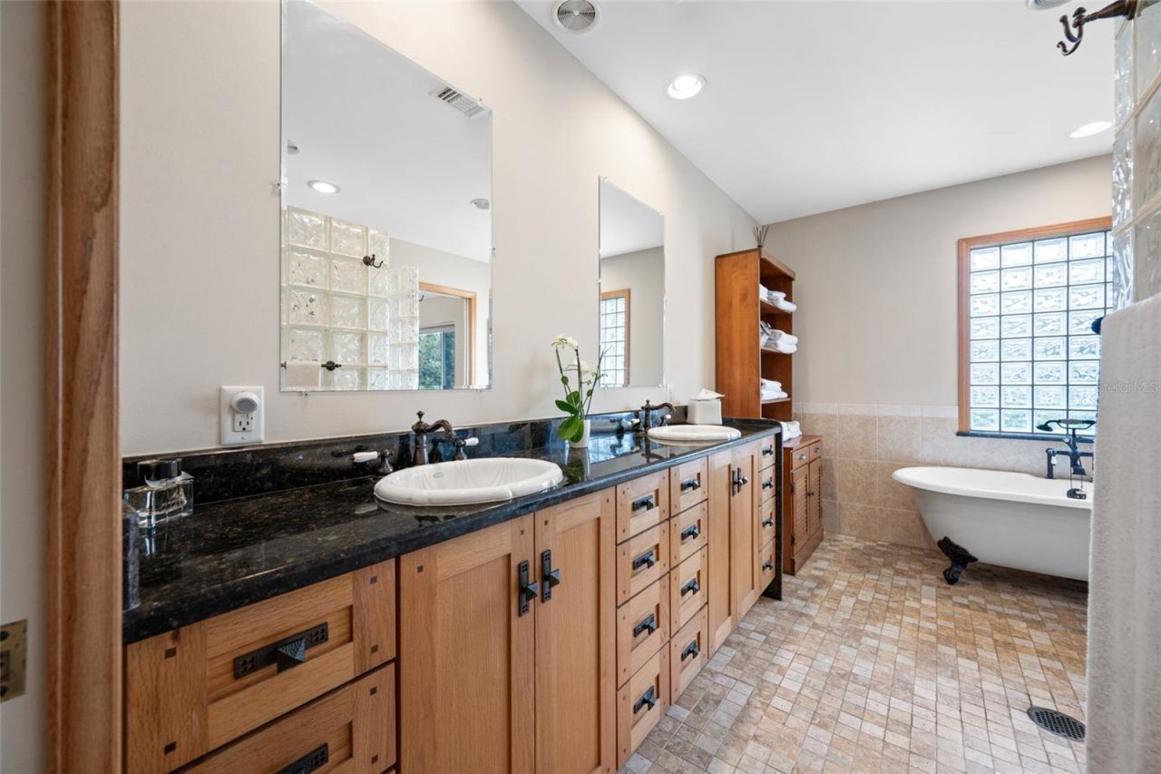 1813 N Riverhills Drive, Temple Terrace, FL 33617 Photo