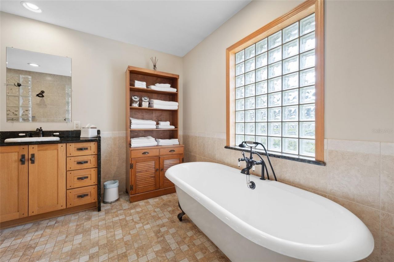 1813 N Riverhills Drive, Temple Terrace, FL 33617 Photo