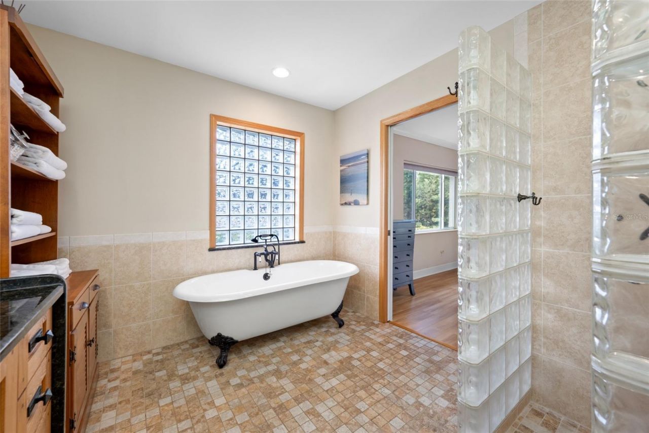 1813 N Riverhills Drive, Temple Terrace, FL 33617 Photo