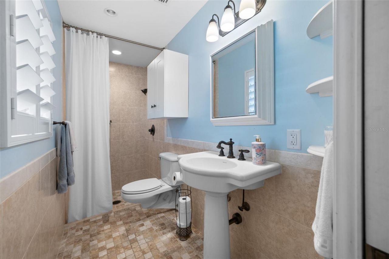 1813 N Riverhills Drive, Temple Terrace, FL 33617 Photo