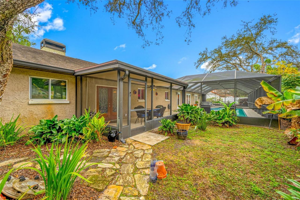 1813 N Riverhills Drive, Temple Terrace, FL 33617 Photo