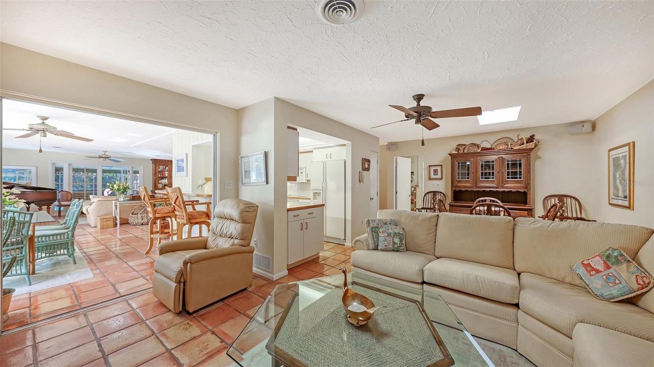 1672 Shoreland Drive, Sarasota, FL 34239 Photo