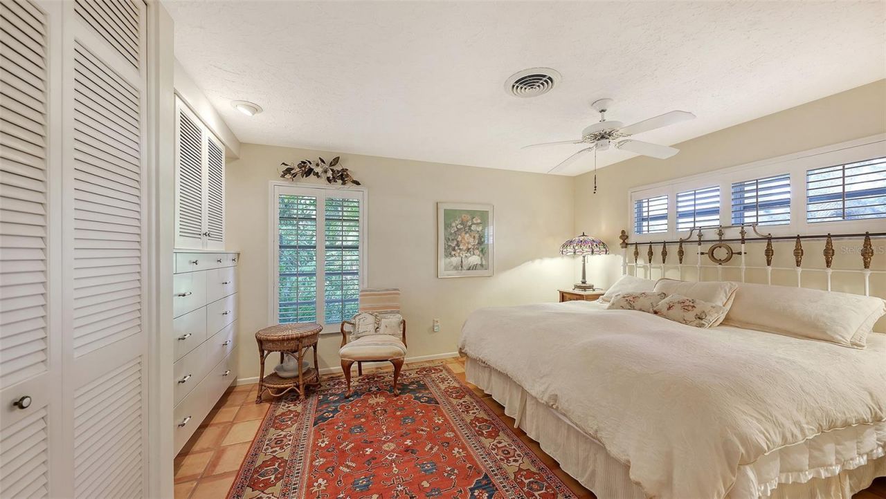 1672 Shoreland Drive, Sarasota, FL 34239 Photo